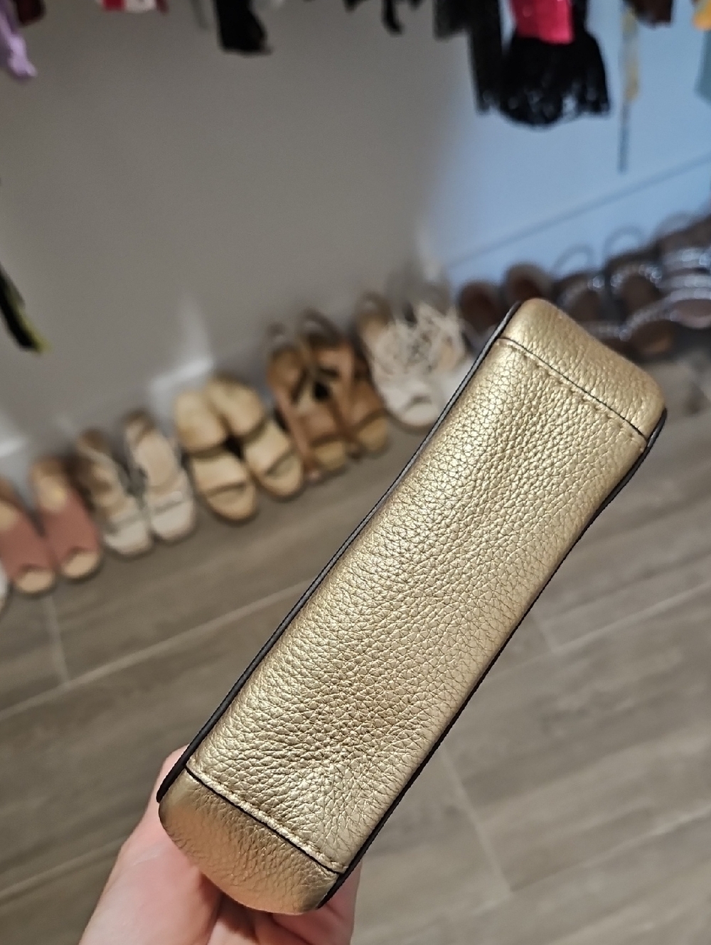 Black and gold tory burch purse - Picture 6 of 8